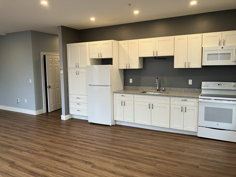 10 S Lake Ave, Unit Apt B in Bergen, NY - Building Photo