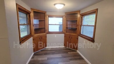 236 Hilton Ave in Youngstown, OH - Building Photo - Building Photo