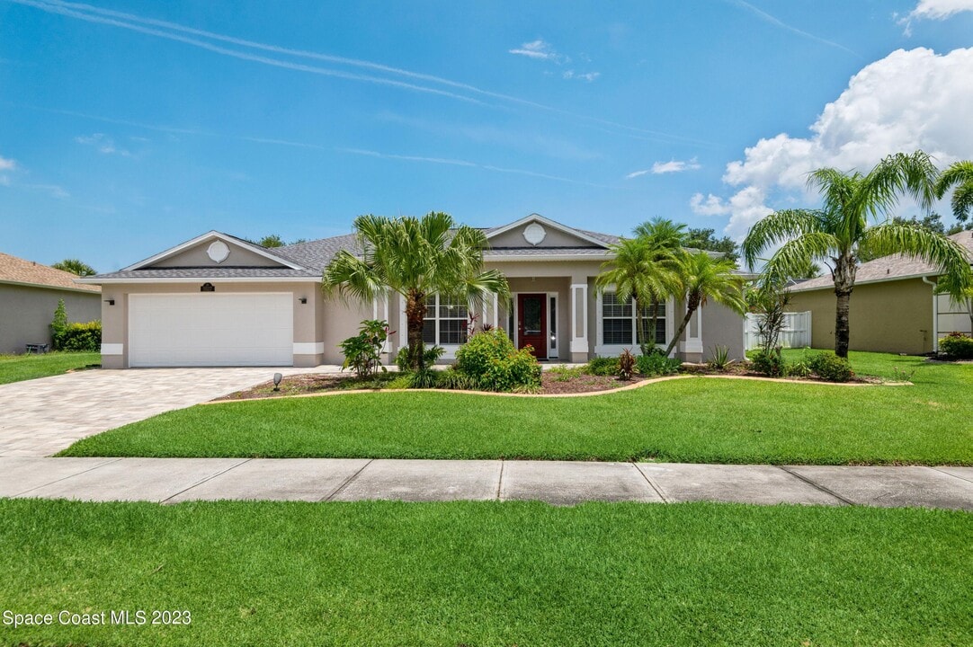 5527 Indigo Crossing Dr in Rockledge, FL - Building Photo