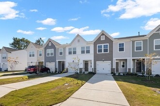 130 Paramount Dr in Smithfield, NC - Building Photo - Building Photo