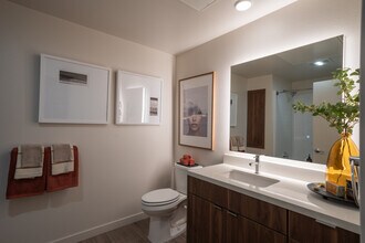 Bayview in Emeryville, CA - Foto de edificio - Interior Photo