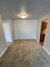 932 W Rollins Rd in Round Lake Heights, IL - Building Photo - Building Photo