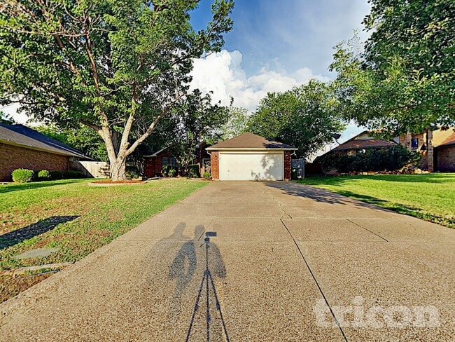 6807 Keeler Dr in Arlington, TX - Foto de edificio - Building Photo