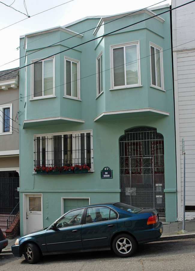 39 Bernard St