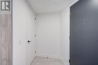 5 Lakeview Ave in Toronto, ON - Building Photo - Building Photo