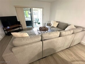 1025 Foxfire Ln in Naples, FL - Building Photo - Building Photo