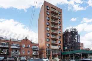 3138 137th St in Flushing, NY - Building Photo