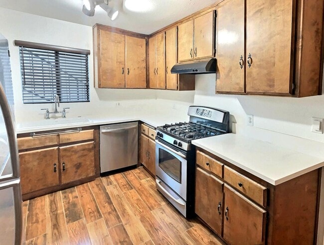 944-946 N Avenue 50 in Los Angeles, CA - Building Photo - Building Photo