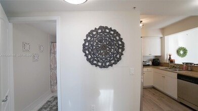 117 NW 42nd Ave in Miami, FL - Building Photo - Building Photo