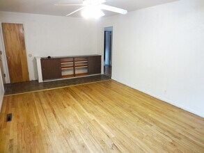 1933 Oakwood Dr in Fort Collins, CO - Building Photo - Building Photo