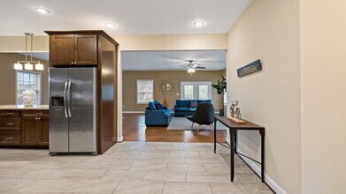 800 S Washington St in Falls Church, VA - Building Photo - Building Photo