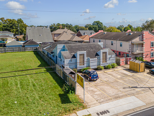 Mesa Rental Properties in Metairie, LA - Foto de edificio - Building Photo