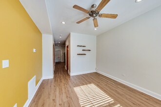 2719 N Ridgeway Ave in Chicago, IL - Building Photo - Building Photo