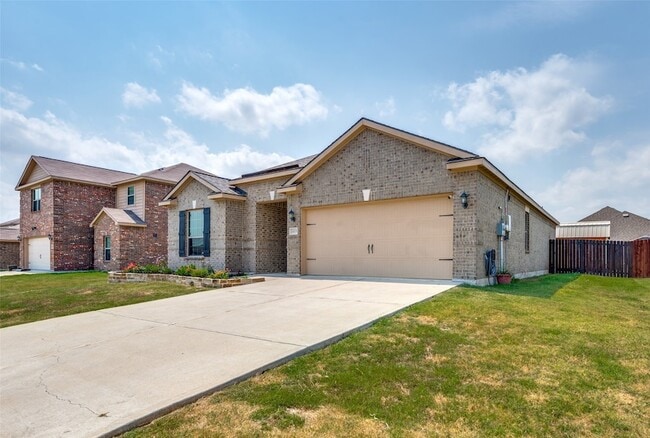 3015 Watercrest Dr in Sanger, TX - Building Photo - Building Photo