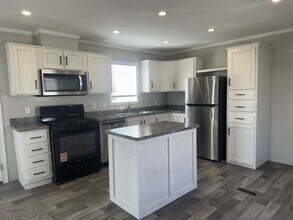 38041 Chilver Ave in Clinton Township, MI - Building Photo - Building Photo