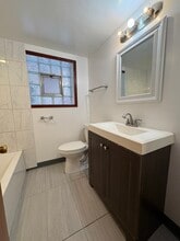 5370 N Central Ave, Unit Gardenlevel in Chicago, IL - Foto de edificio - Building Photo