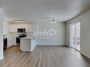 4142 Knollvale Dr in Colorado Springs, CO - Foto de edificio - Building Photo