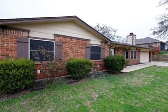 650 Woodcrest Dr in Lakewood Village, TX - Foto de edificio - Building Photo