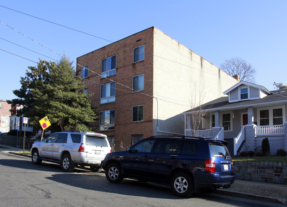 5509 1st St NW in Washington, DC - Building Photo