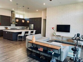 109 Terrapin in Irvine, CA - Foto de edificio - Building Photo
