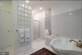 2403 Shreve Hill Rd in Dunn Loring, VA - Building Photo - Building Photo