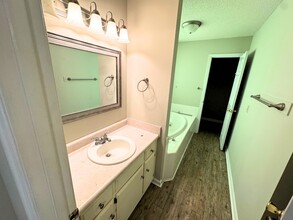 4 Clayton Ln in Statesboro, GA - Building Photo - Building Photo