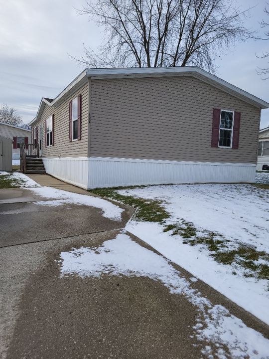 1887 Fenn St in Milford, MI - Building Photo