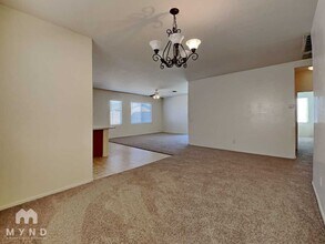 8028 W Forest Grove Ave in Phoenix, AZ - Building Photo - Building Photo