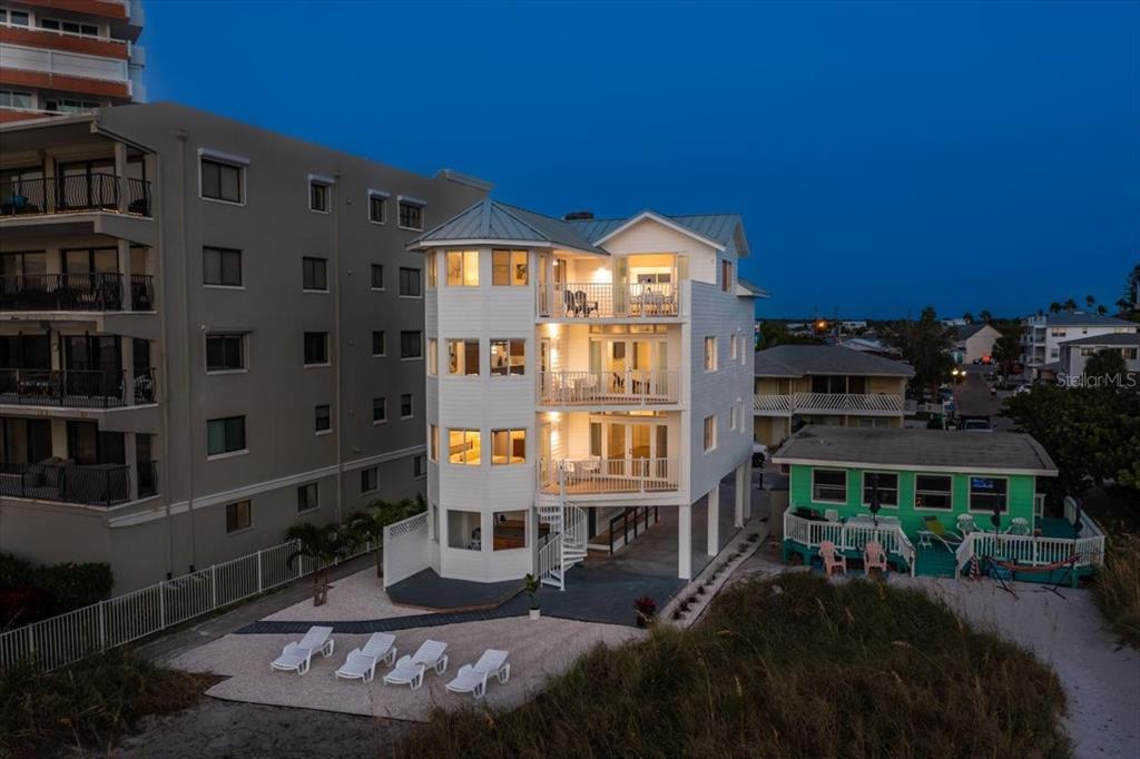 17852 Lee Ave in Redington Shores, FL - Building Photo