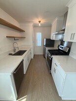 3900 W 1st St, Unit 9 in Los Angeles, CA - Building Photo