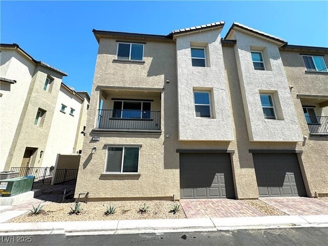 property at 2662 Champagne Gold Ave