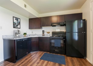 The Grove at Manchester in Staunton, VA - Foto de edificio - Building Photo