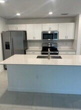 6737 Broadwater Ln in Greenacres, FL - Building Photo - Building Photo