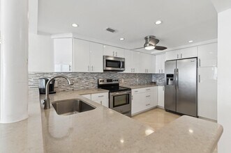 3580 S Ocean Blvd in South Palm Beach, FL - Foto de edificio - Building Photo