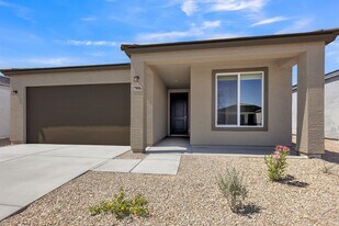 17996 W Sand Hls Dr in Surprise, AZ - Building Photo