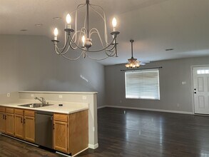 512 Lejeune Dr in Maryville, TN - Building Photo - Building Photo