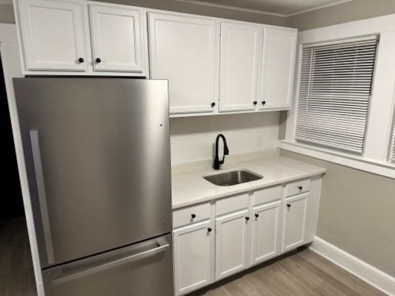 1083 Main St in Waltham, MA - Building Photo