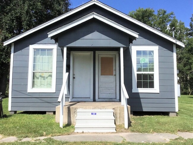 property at 1117 Ewing St