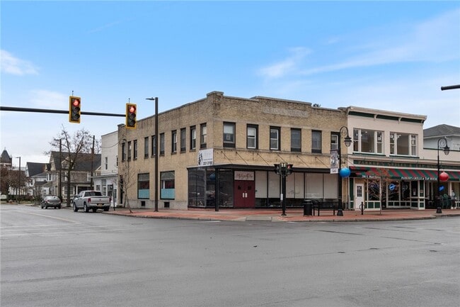 202 S Main St in Newark, NY - Building Photo - Building Photo