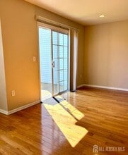 39 Rozalyn Ln in South Amboy, NJ - Building Photo - Building Photo