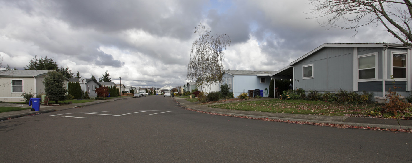 807 Toliver Rd in Molalla, OR - Building Photo