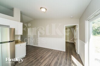 6835 Hornbuckle Blvd in North Port, FL - Foto de edificio - Building Photo