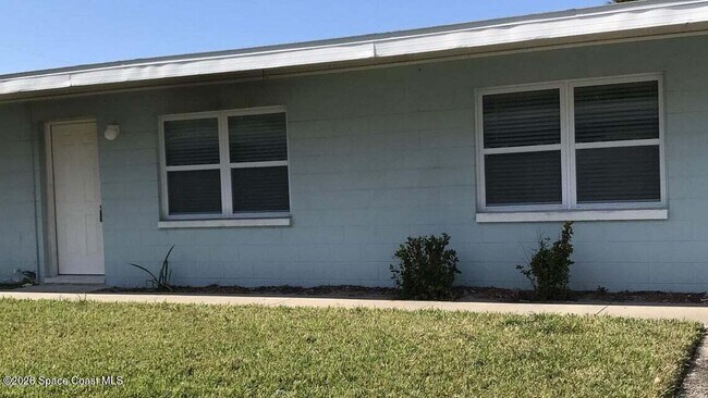 135 Roosevelt Ave in Cocoa Beach, FL - Building Photo - Building Photo