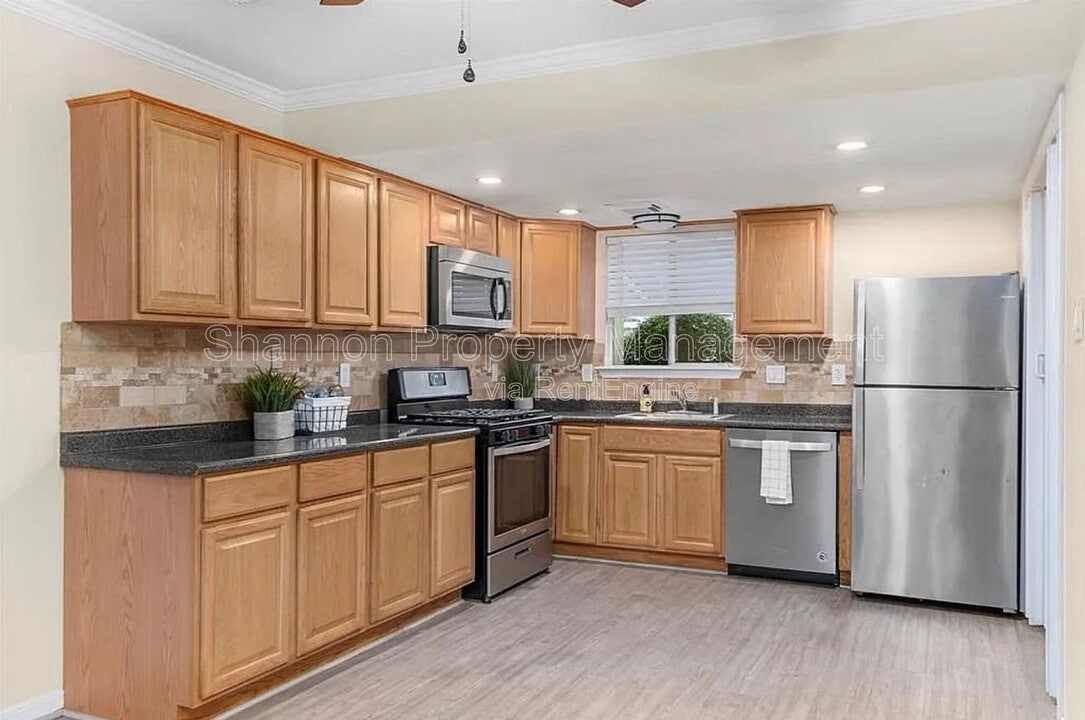 2053 Country Village Blvd in Humble, TX - Foto de edificio