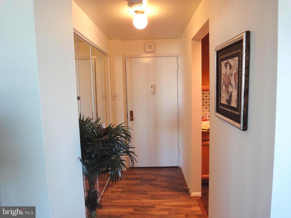28 Allegheny Ave-Unit -2306 in Baltimore, MD - Building Photo