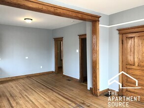 2215 S Albany Ave in Chicago, IL - Building Photo - Building Photo