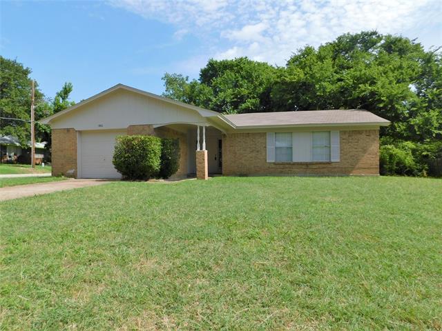 1401 Noble St in Denton, TX - Building Photo