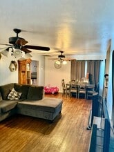 3204 Hollins St in Bakersfield, CA - Building Photo - Building Photo