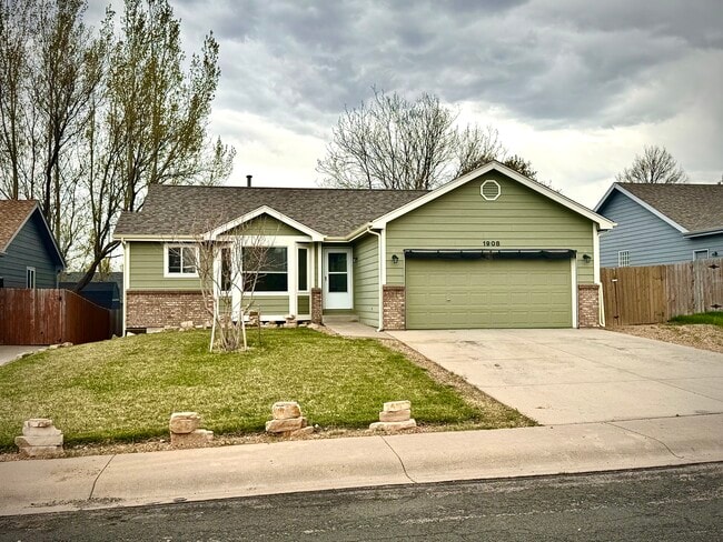 property at 1908 Sherwood Ln