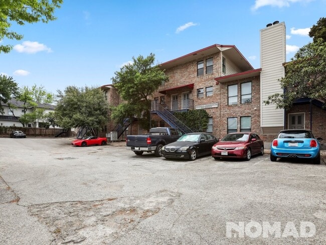 property at 1404 Norwalk Ln